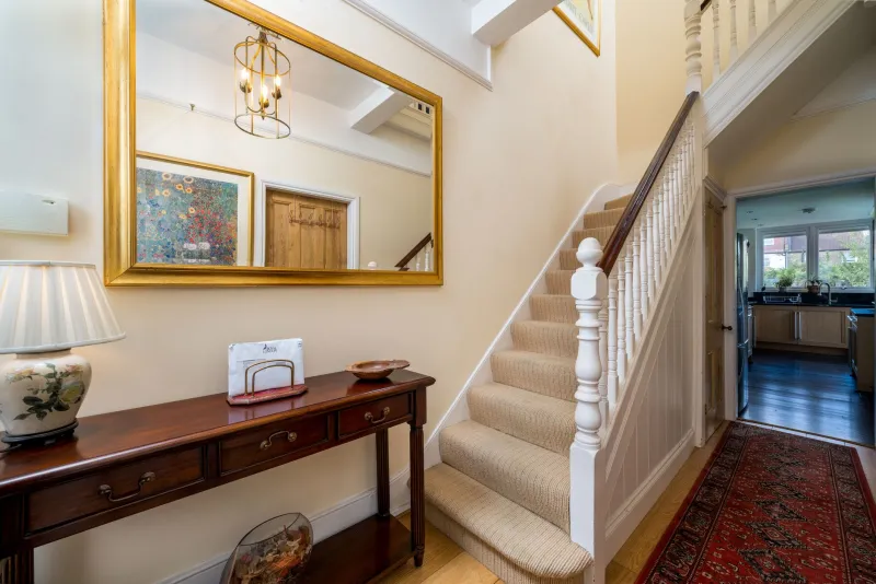 First Impressions, Lasting Elegance: How Your Foyer Reveals Everything About the Home Within