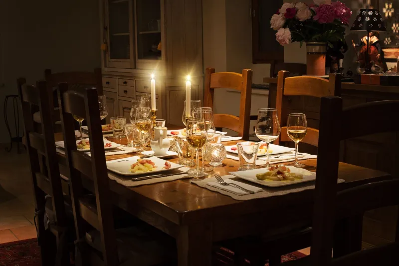 The Gracious Table: How the Guests You Choose and the Moments You Craft Define Your Social Signature